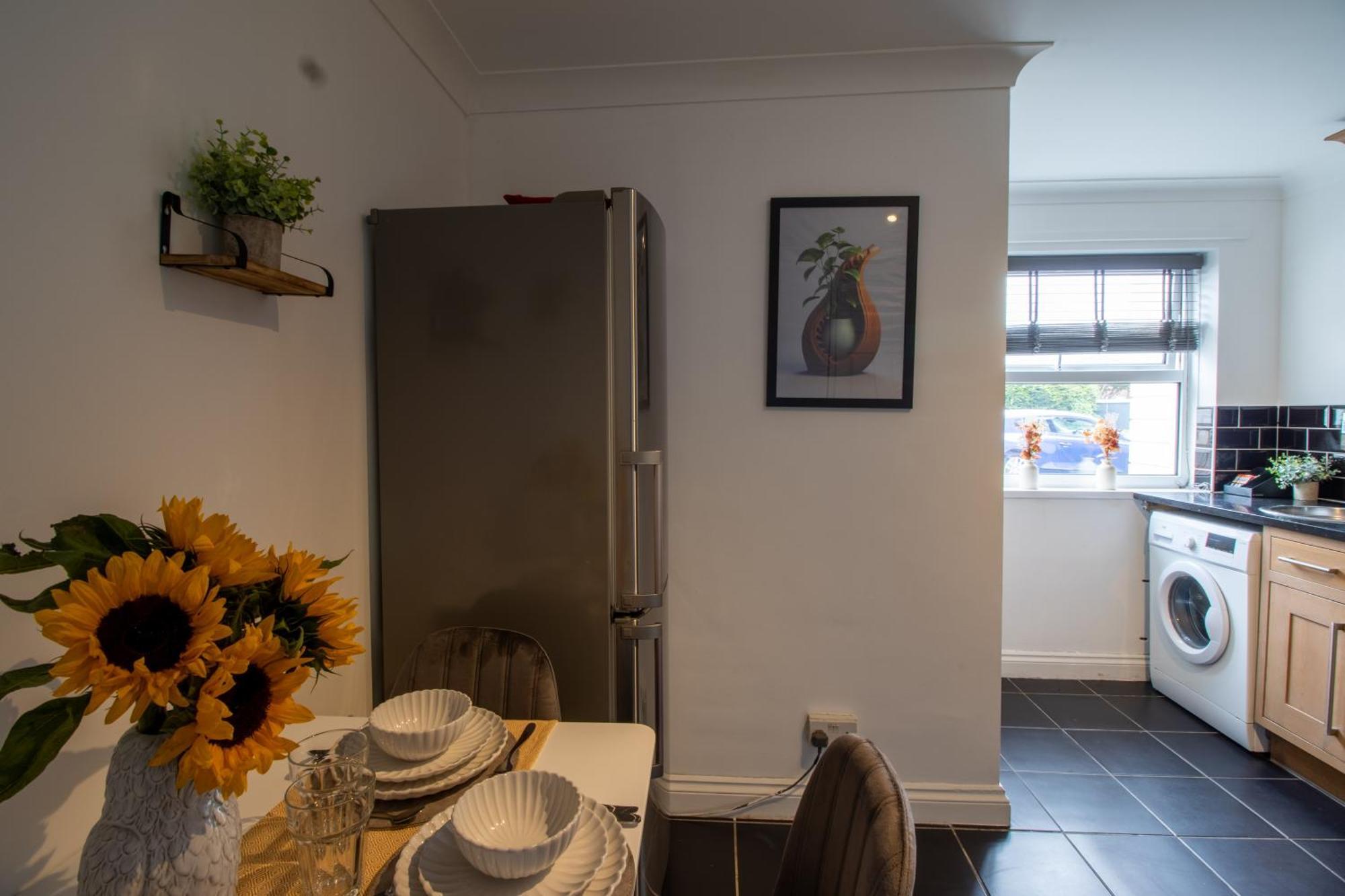 Open Mind Leisure - Gunwharf Quays 4 Beds Parking Holiday home Portsmouth