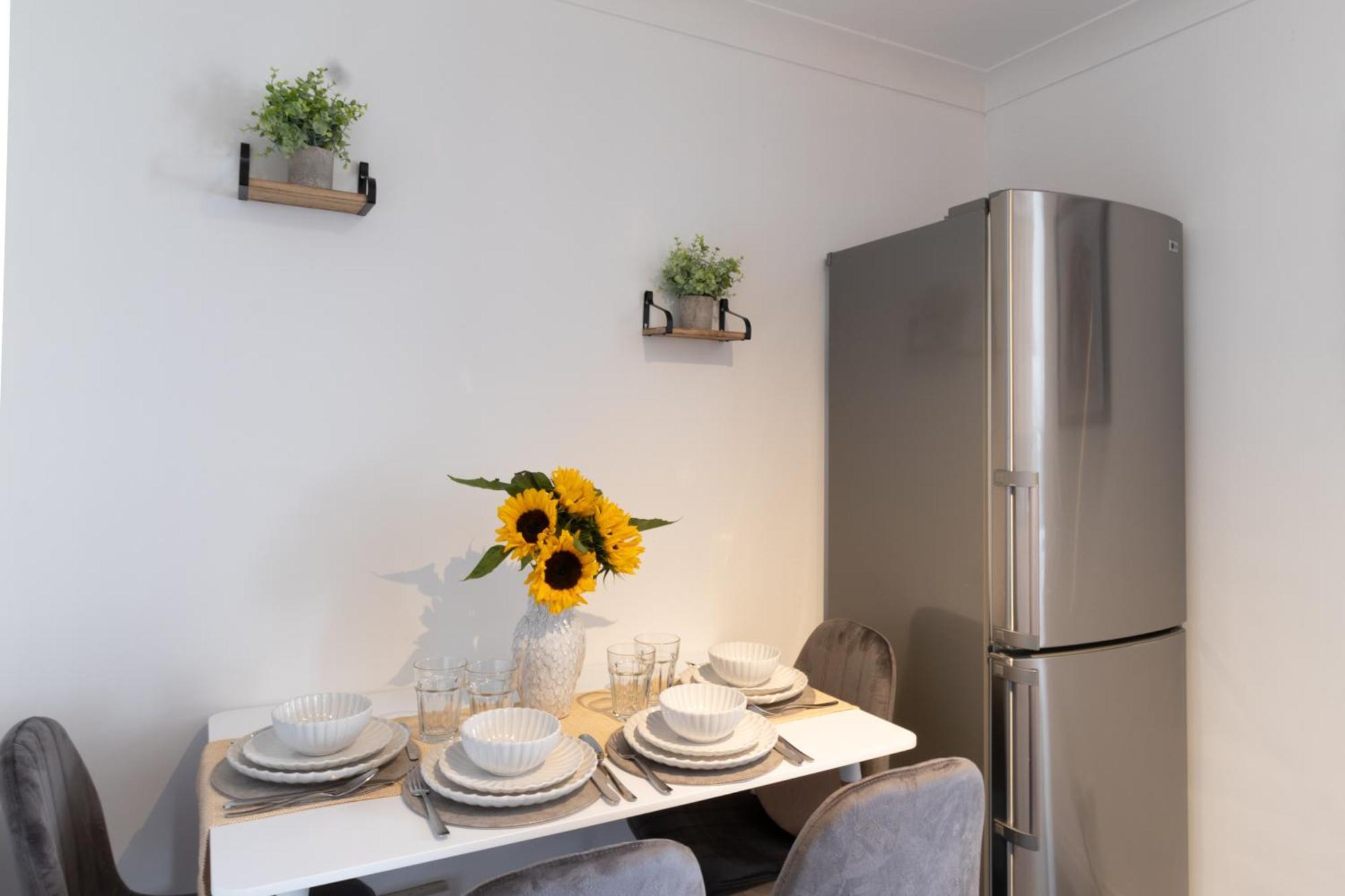 Open Mind Leisure - Gunwharf Quays 4 Beds Parking *