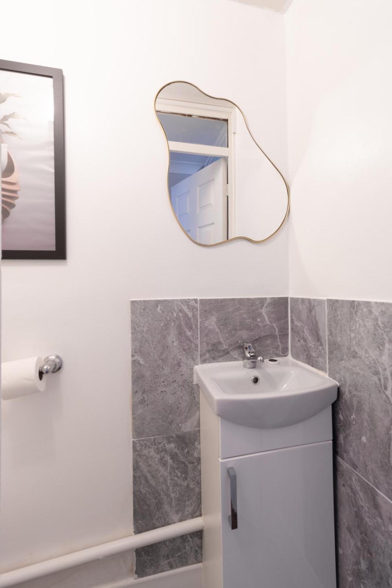 Open Mind Leisure - Gunwharf Quays 4 Beds Parking Holiday home *